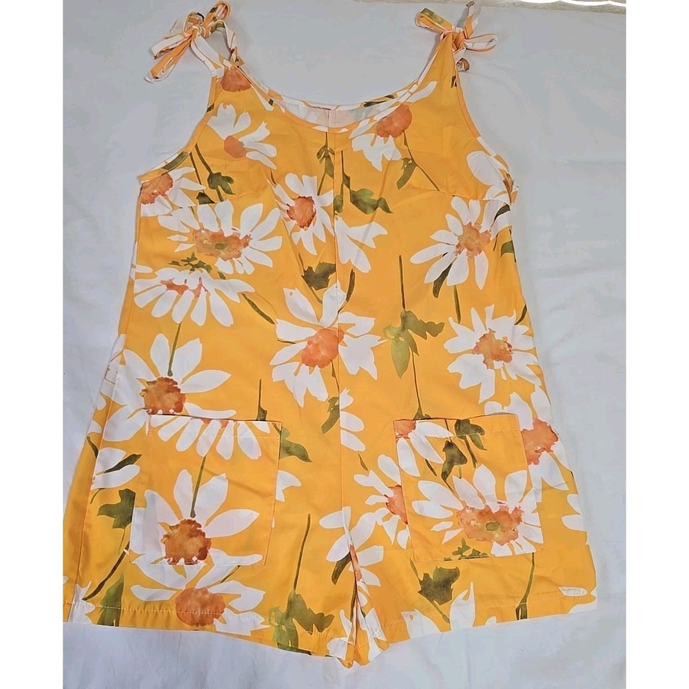 Shein Curve Women's 0XL Yellow Floral Shorts Romper Pockets